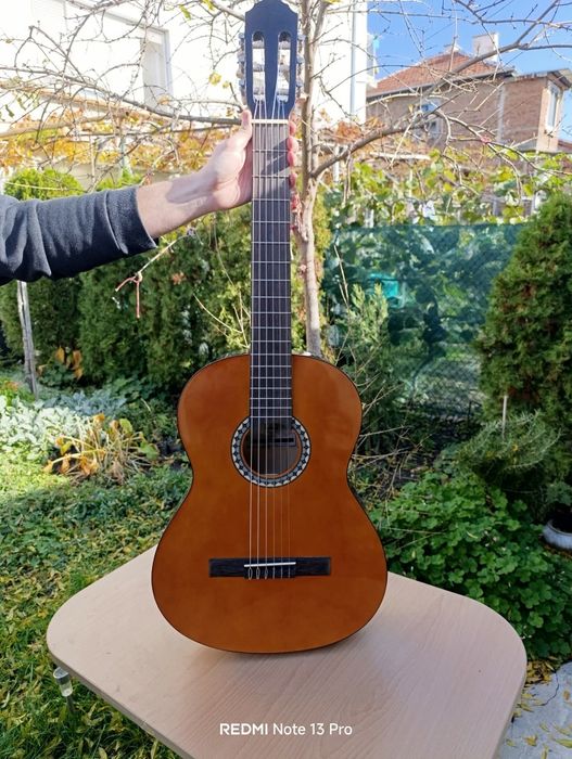 Класическа китара
Цена 120 лв