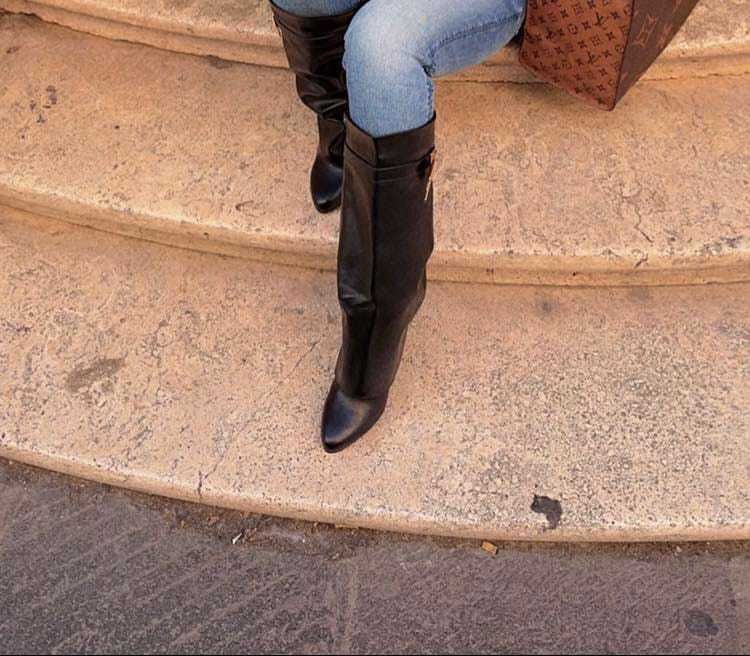 Черни модерни ботуши от естествена кожа