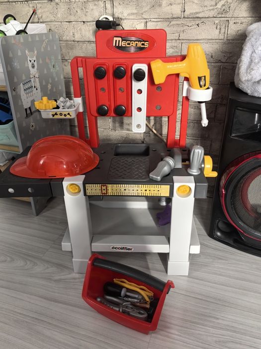 Малкия механик детска занимателна игра