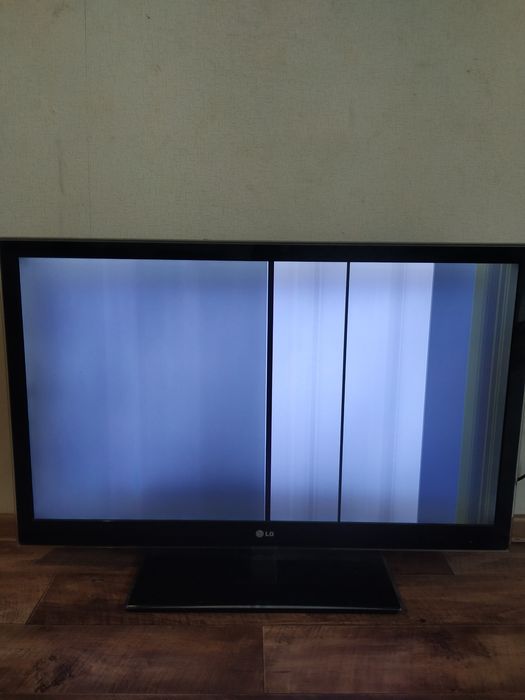 Телевизор LG на запчасти