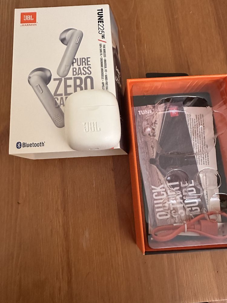 JBL Tune 225 TWS