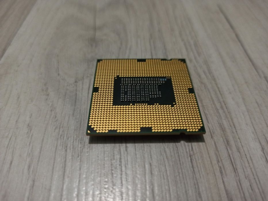 Двуядрен процесор Intel Celeron G530 2.4 GHz сокет LGA 1155 - 15 лв