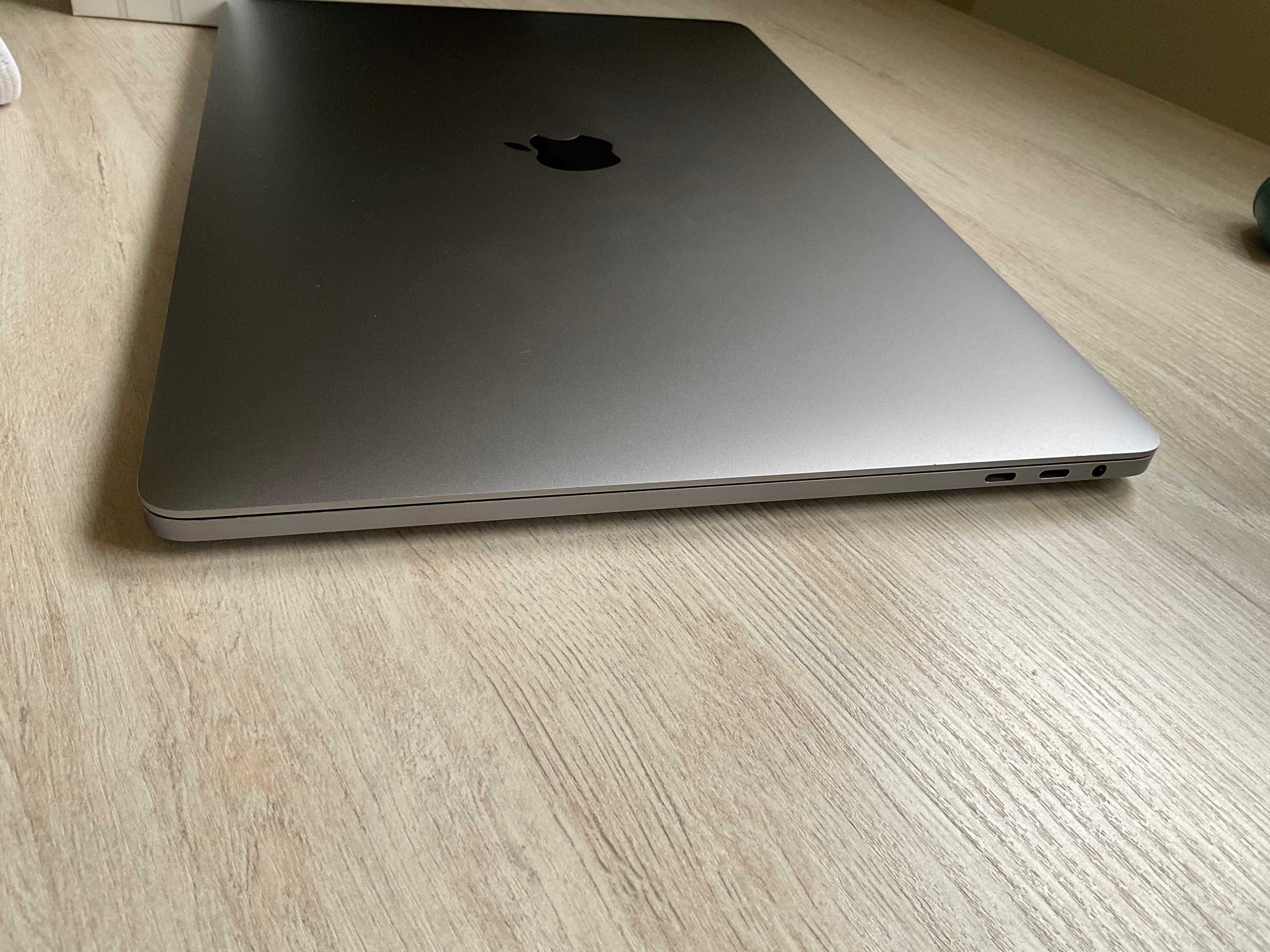 Macbook Pro 15 Touchbar, 2019-mid