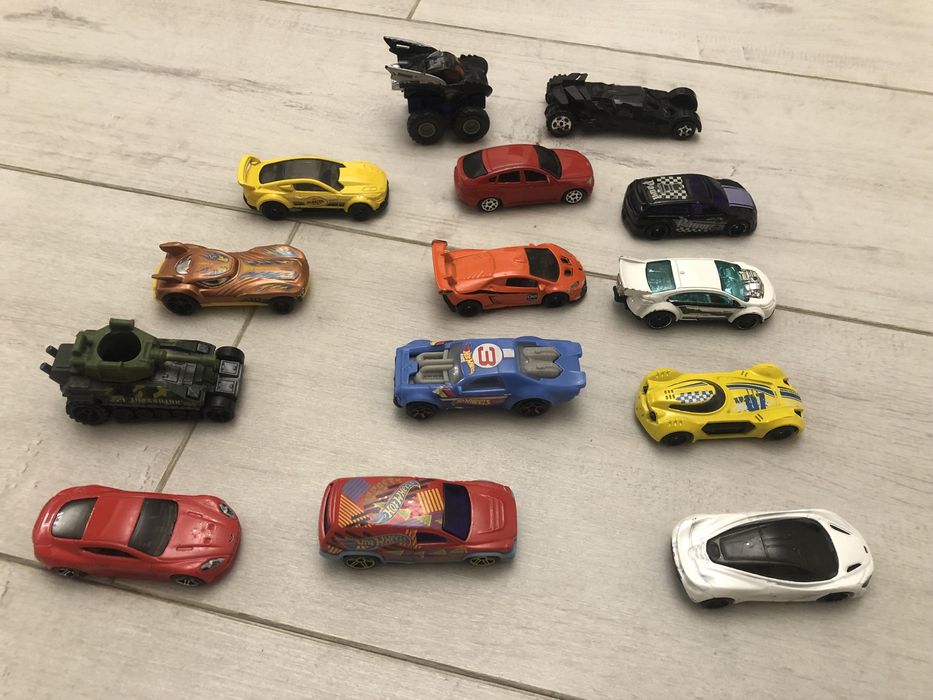 Hot Wheels машинки