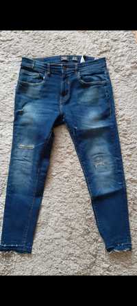 Blugi Zara skinny fit cu rupturi si dublaj, 42-32