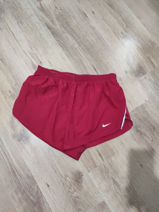 Pantaloni scurți de damă Nike Dri Fit mărimea L