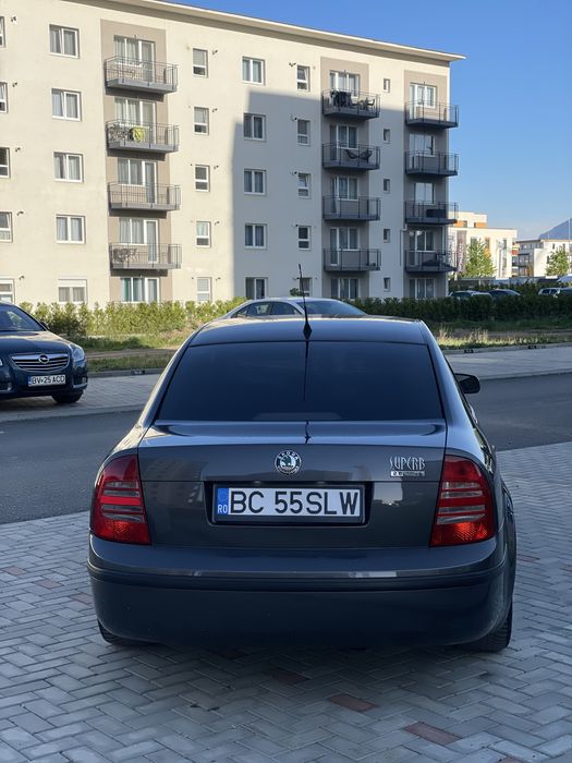Skoda Superb 2.8 V6 Manual