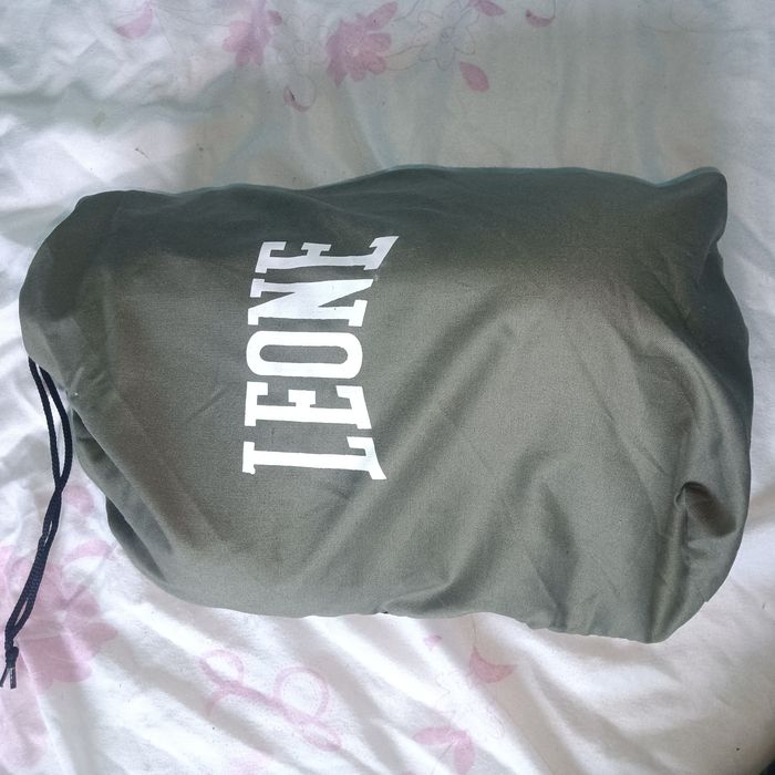 Mănuși noi box ridicare personala in zona circa 13 poliție sector 3