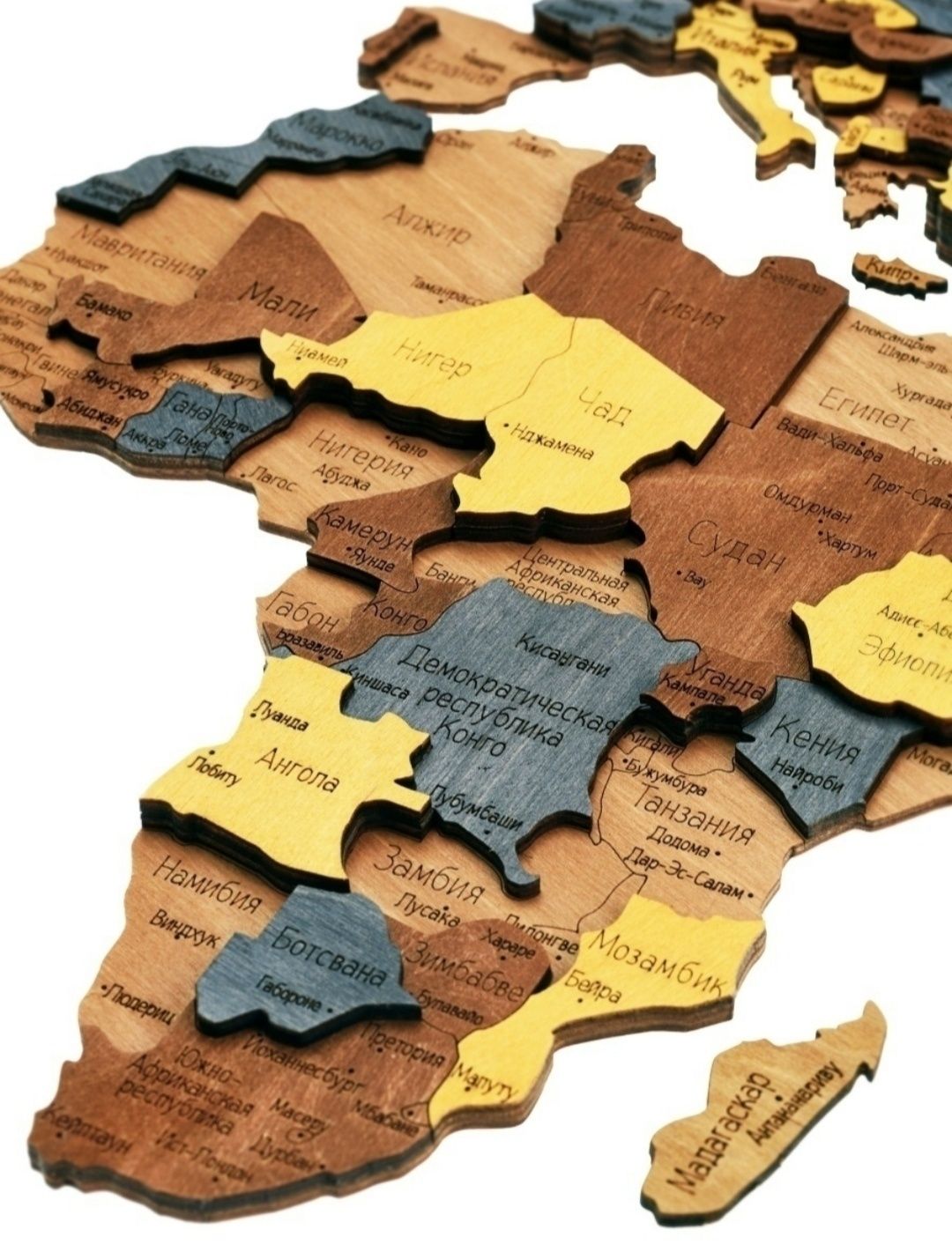 Карта мира на стенная из дерева