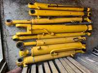 Cilindrii buldoexcavator Komatsu wb93