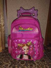 Рюкзак на колёсах Barbie, в отличном состоянии