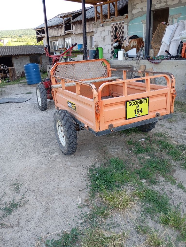 Vând motocultor cu remorca, freză și prășitoare