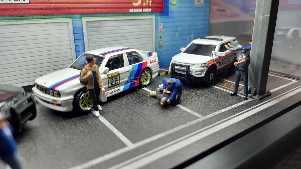 Шел shell бензиностанция с коли и камиони