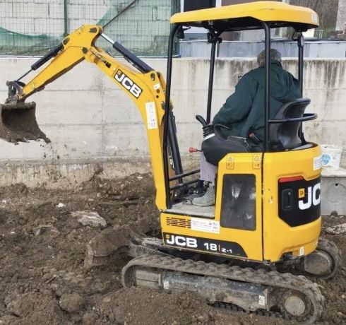 Miniescavator jcb 18z din 2019