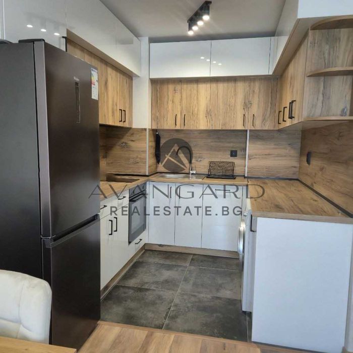 Продава се Двустаен апартамент в Пловдив, Христо Смирненски - 70 кв.м за 2609 €/кв.м - Снимка #2