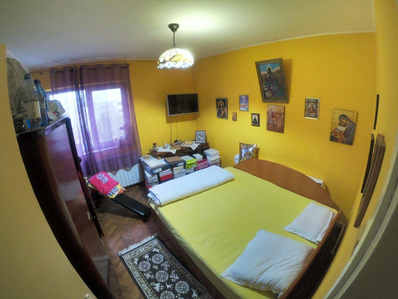 Apartament 3 camere decomandat etaj 4 centru.episcopie