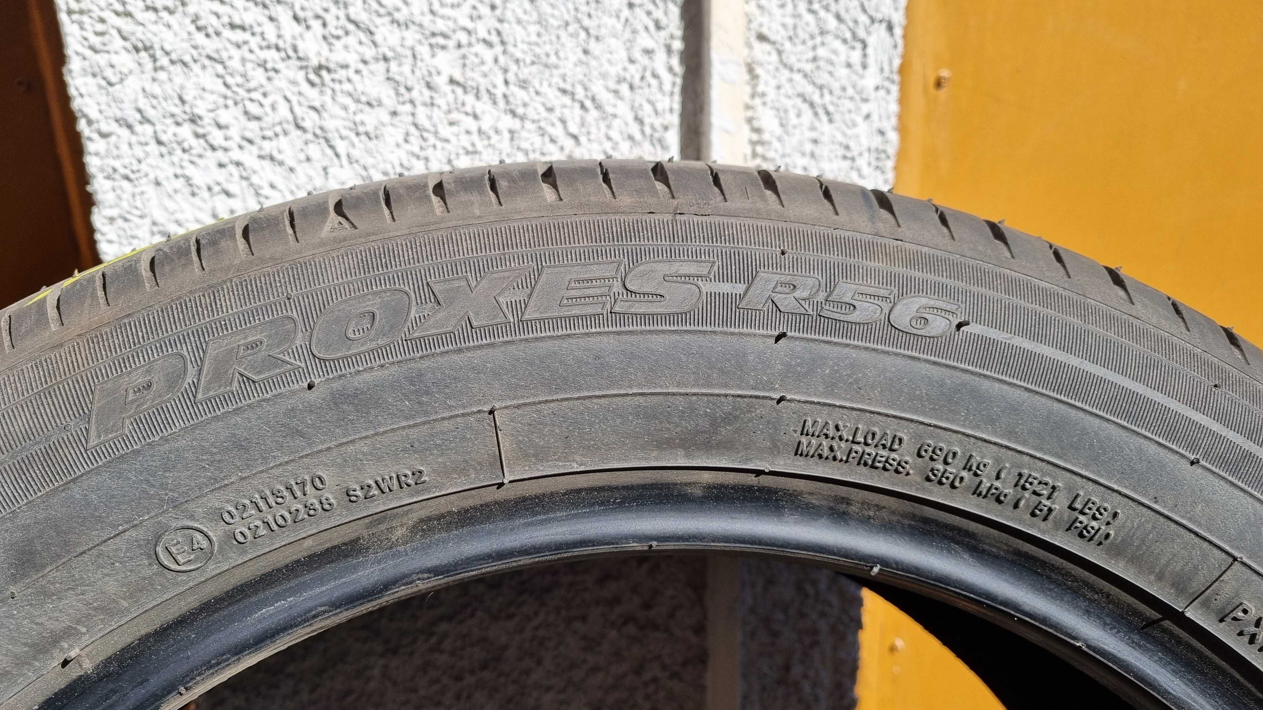 Vând 2 cauciucuri vară Toyo Proxes R56 215/55 R18 95H rulate 1200 km.