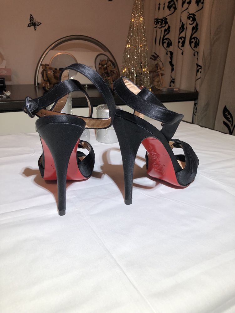 Christian Louboutin - tocuri Black Satin / mar. 36 / originali