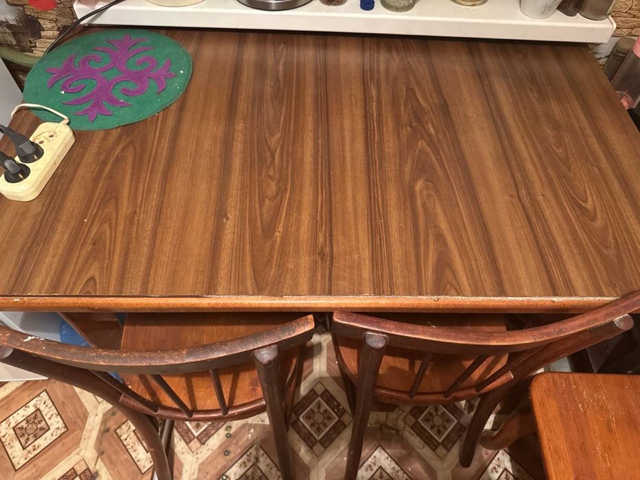 Стол деревянный