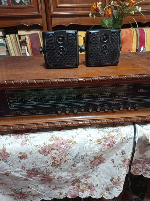 Vind radio vechi Bucur 7 in carcasa de lemn