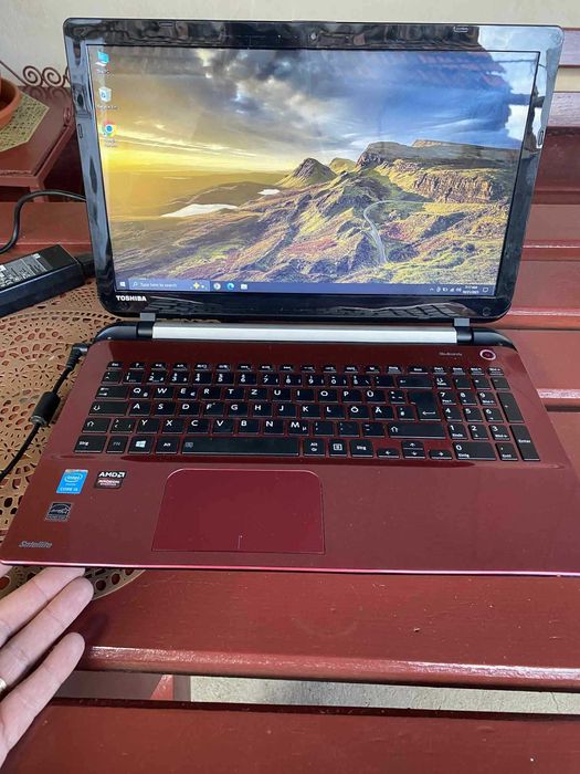 Laptop Toshiba i5 impecabil ca Nou