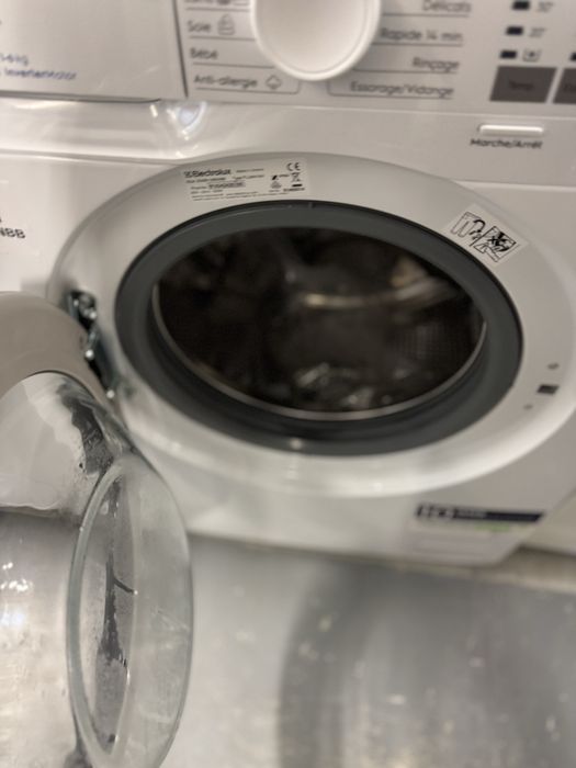 Masina de spalat rufe Electrolux EW6S1065NBB