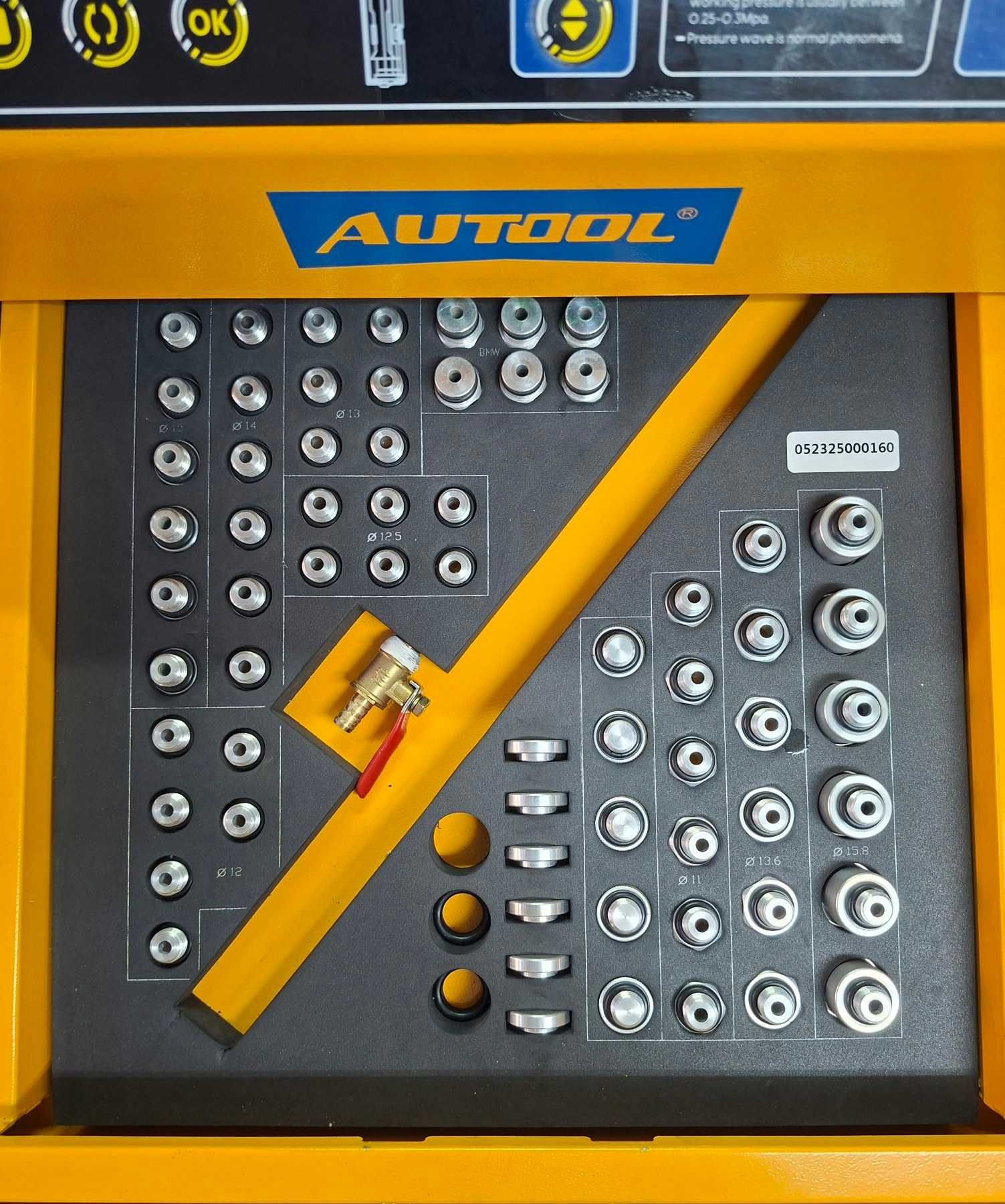 AUTOOL CT500 (2023) – стенд за почистване и тестване на инжектори