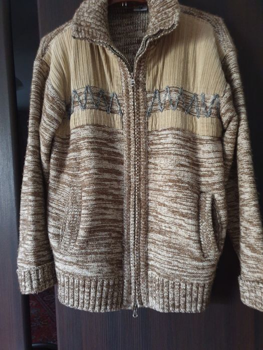 Продаю теплый кардиган и куртку .