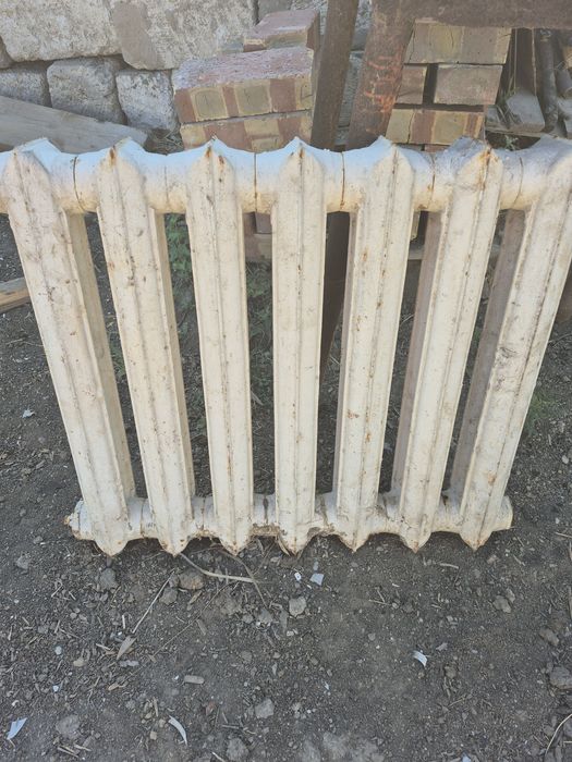 Радиатор отопления б/у.