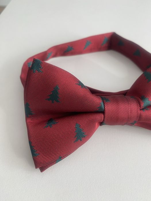 Коледна папийонка