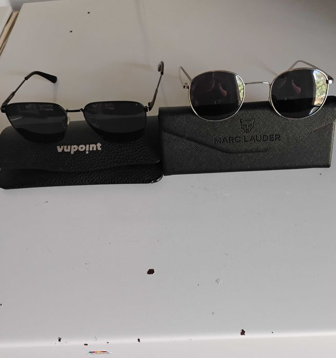 Vând ochelari de soare