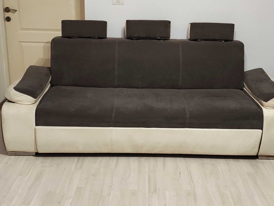 Canapea extensibila ,model frumos