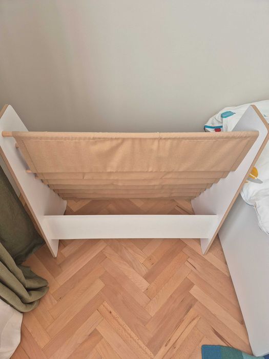 Детска Монтесори библиотека от дърво и плат