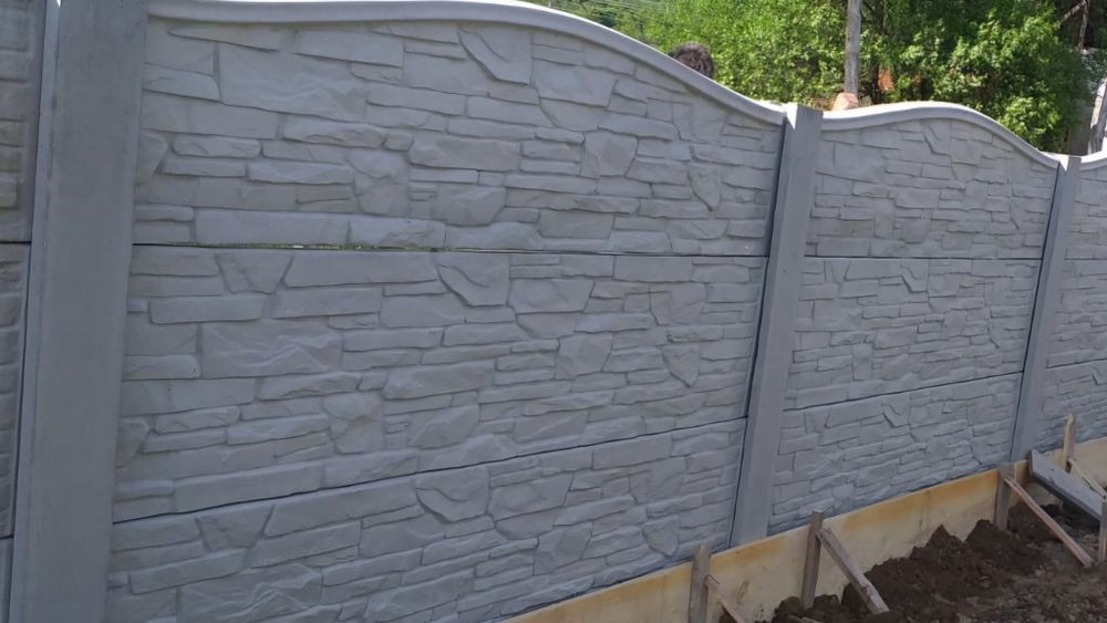 Garduri si Placi pentru Garduri din Beton. Stalpi din Beton