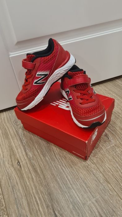 Кроссовки детские