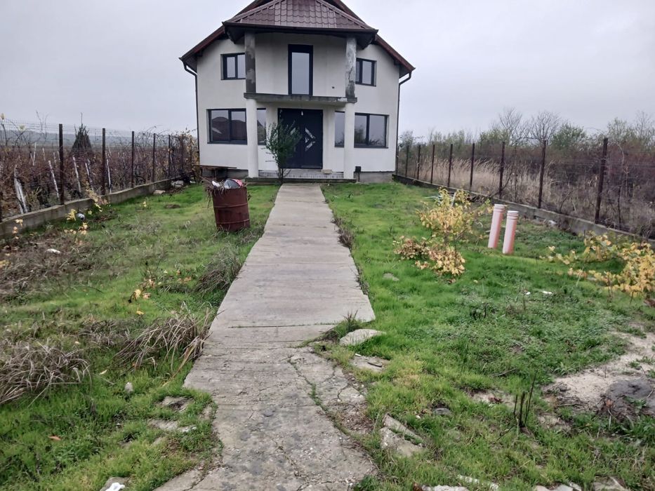 €122.000 Vila P+1 (200m/p locuibili + 1000m gradina)
