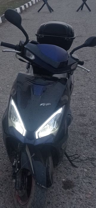 скутер 2023 М8 про.Трицикл саьылады