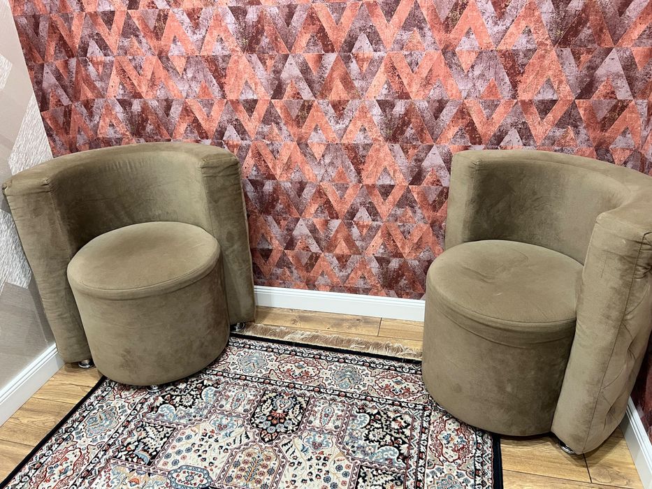 Продам кресло для холла