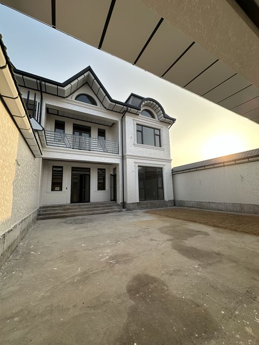 Уй сотилади 8 хона 340 квадрат 2 этажли Олмалик шахар Янги Бустон