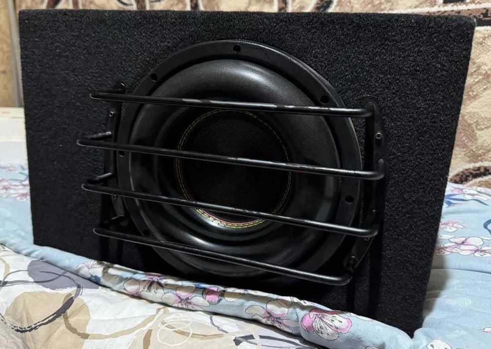 Продается активный сабвуфер в машину Danty d-500