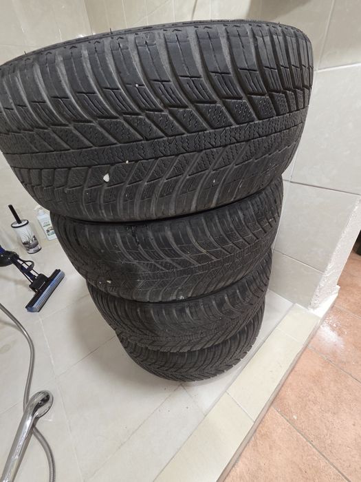 Nexen всесезонни 215/55/17