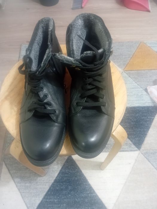 Обувь зимная новыи