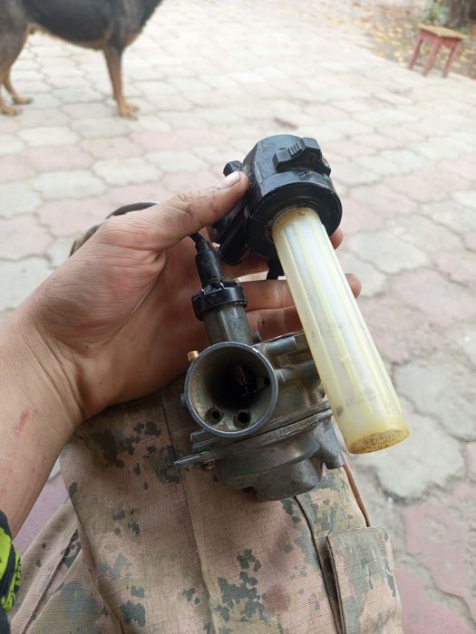 Продам ручку газа,тросик и карбюратор на 50 кубов