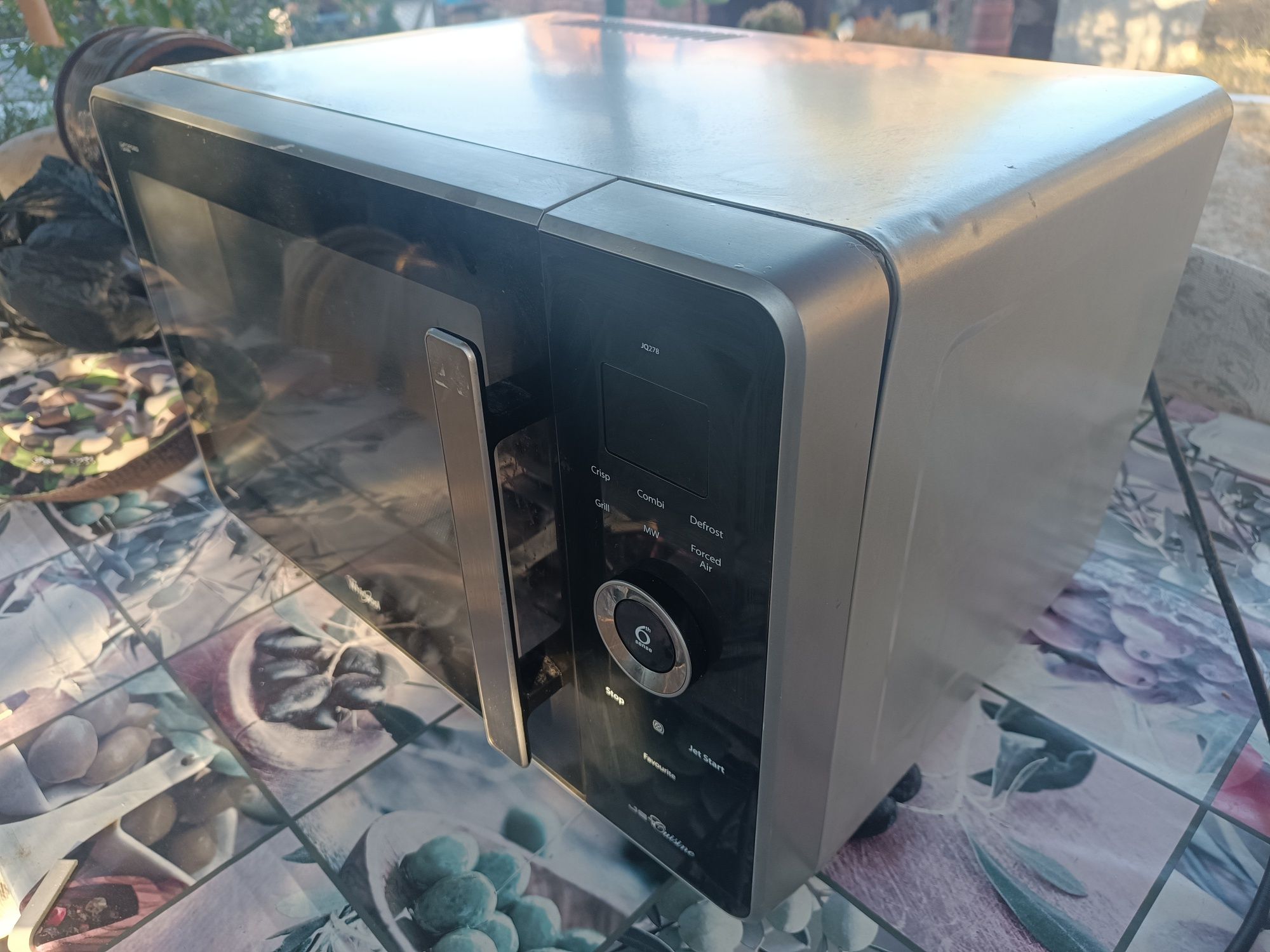 Микровълнова Whirlpool със забележка
