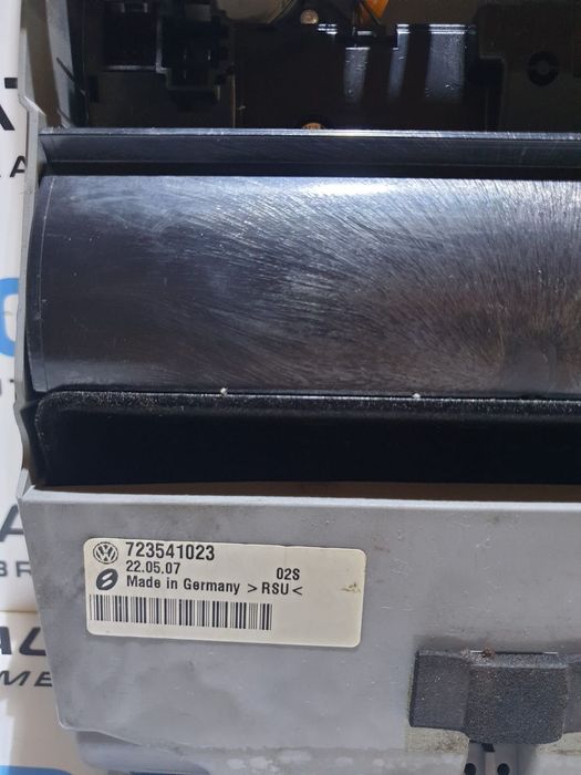 Plafoniera Lumini Fata VW Phaeton 2002 - 2010 Coc Plafoniera Lumini Fata Volkswagen Phaeton 2002 - 2010 Cod 3D0907135D