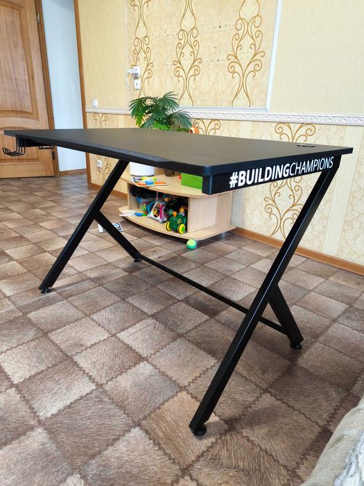 Стол компьютерный