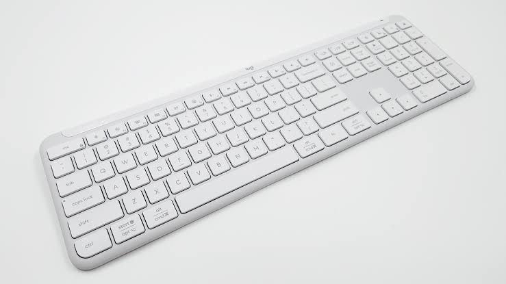 Безжична клавиатура Logitech K950