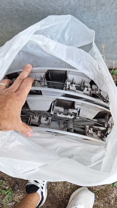 Roti Jante tabla + anvelope iarna + capace VW Passat 215 60 R16