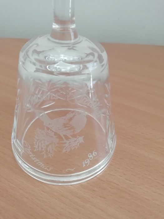 Красива кристална коледна камбанка