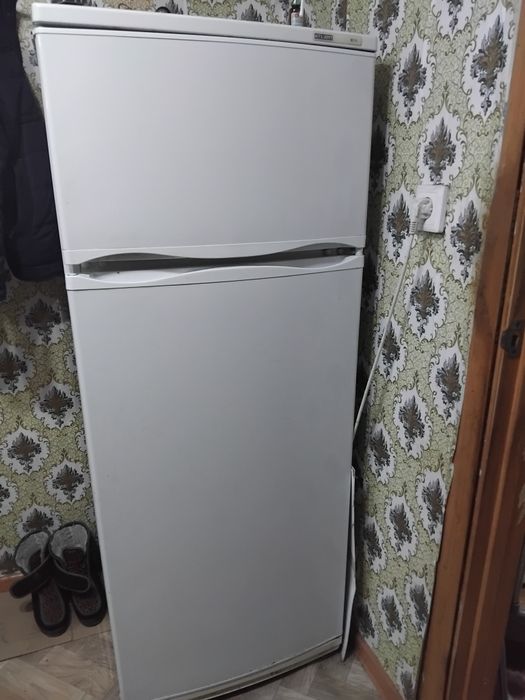 Продам холодильник хорошо работает